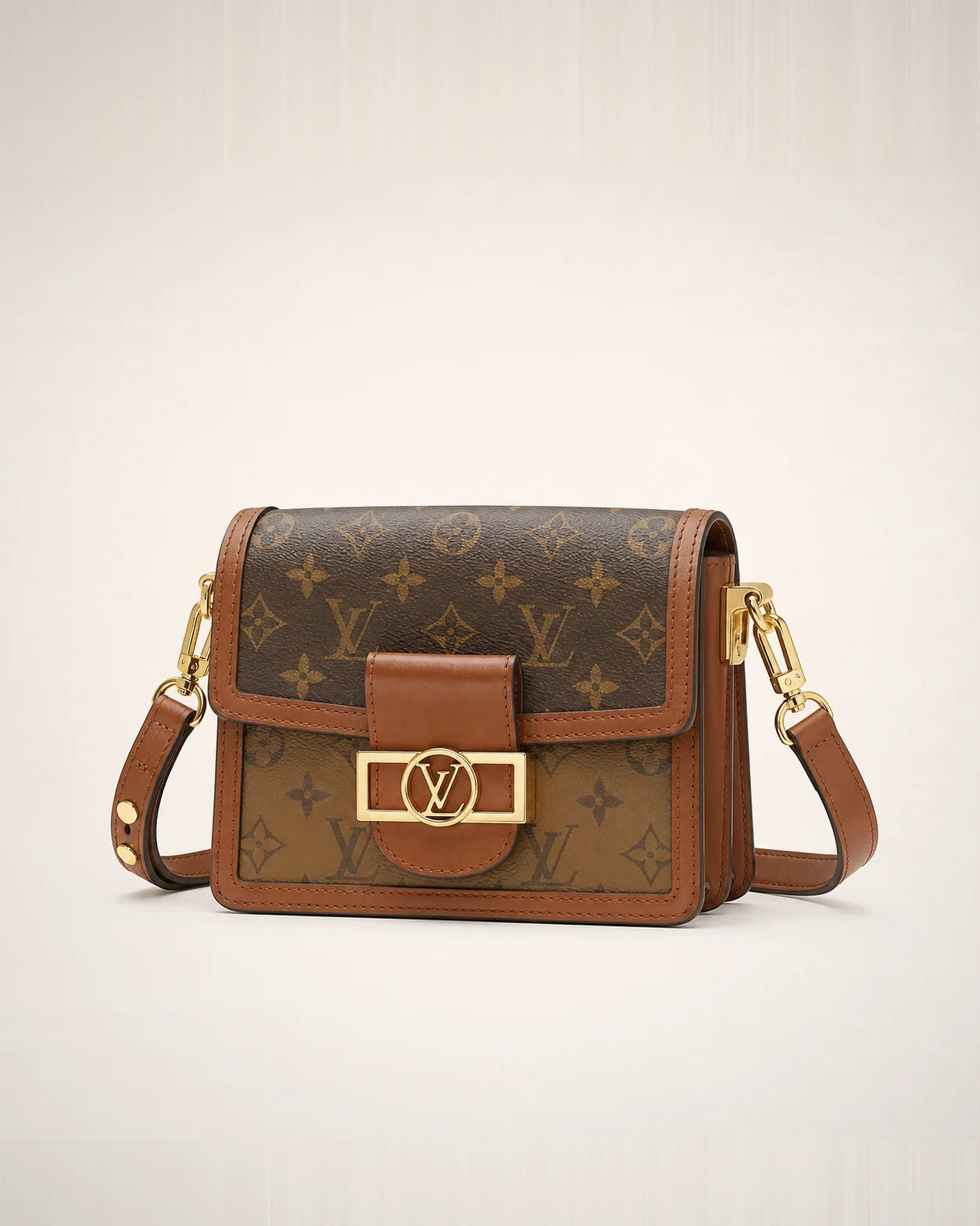 Louis Vuitton Dauphine MM Monogram, bolso de lujo de silueta reconocible.