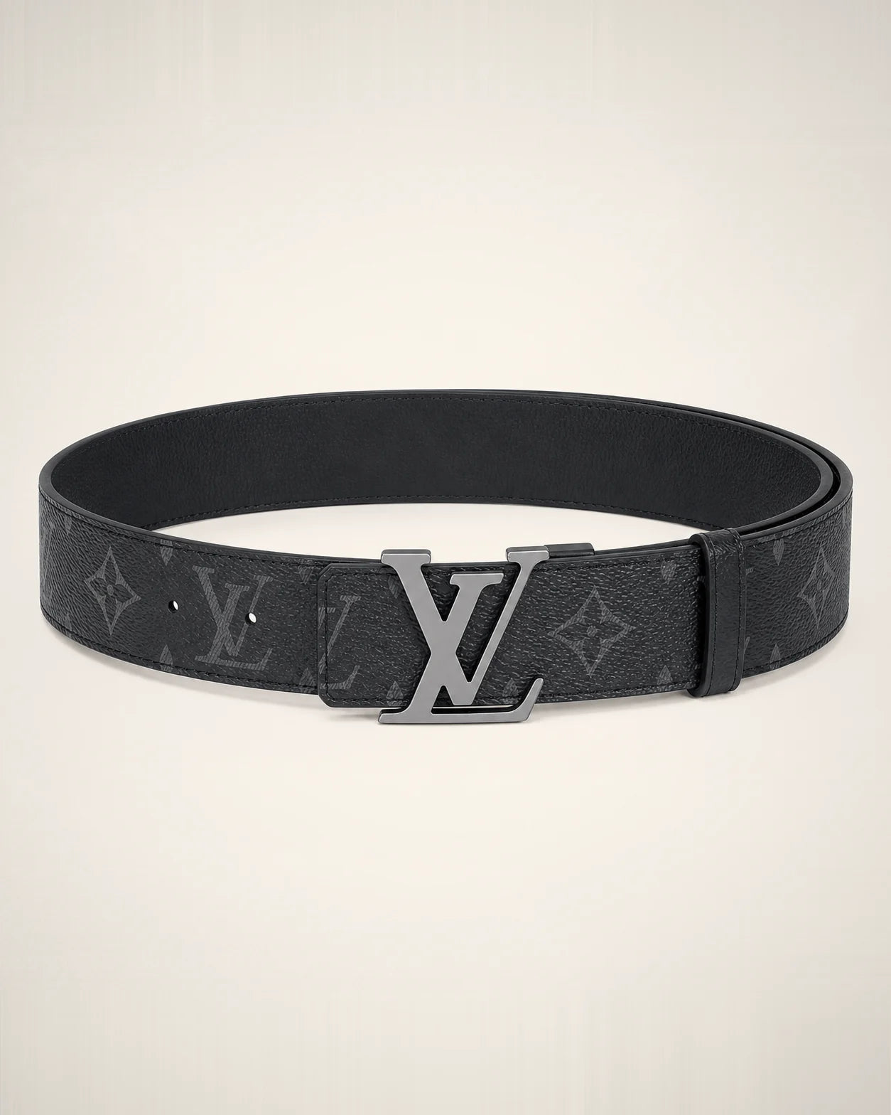 Louis Vuitton LV Initiales Eclipse Reversible Belt, cinturón de lujo de hebilla reconocible.